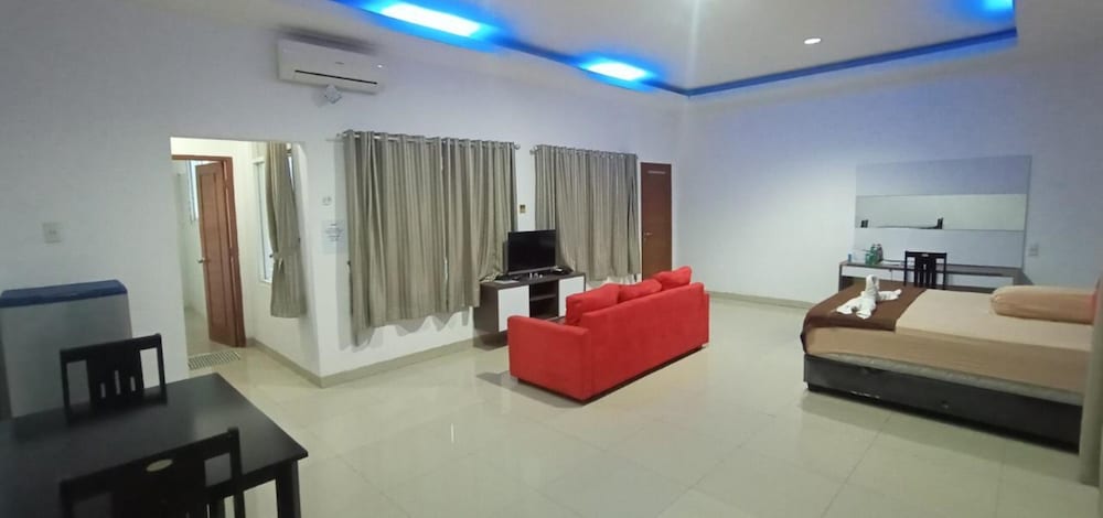 Suite - Photo 2