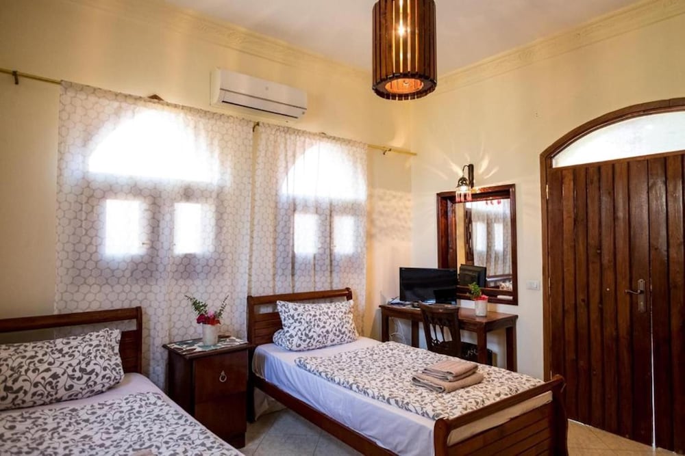 Deluxe Double or Twin Room photo 3