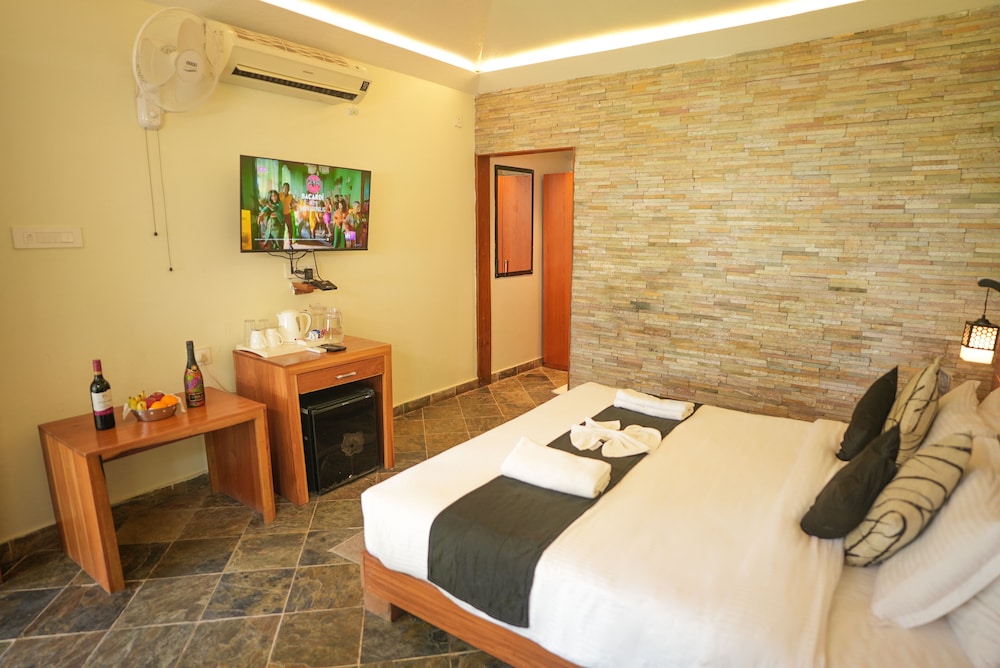 Suite, Balcony, Garden View photo 1