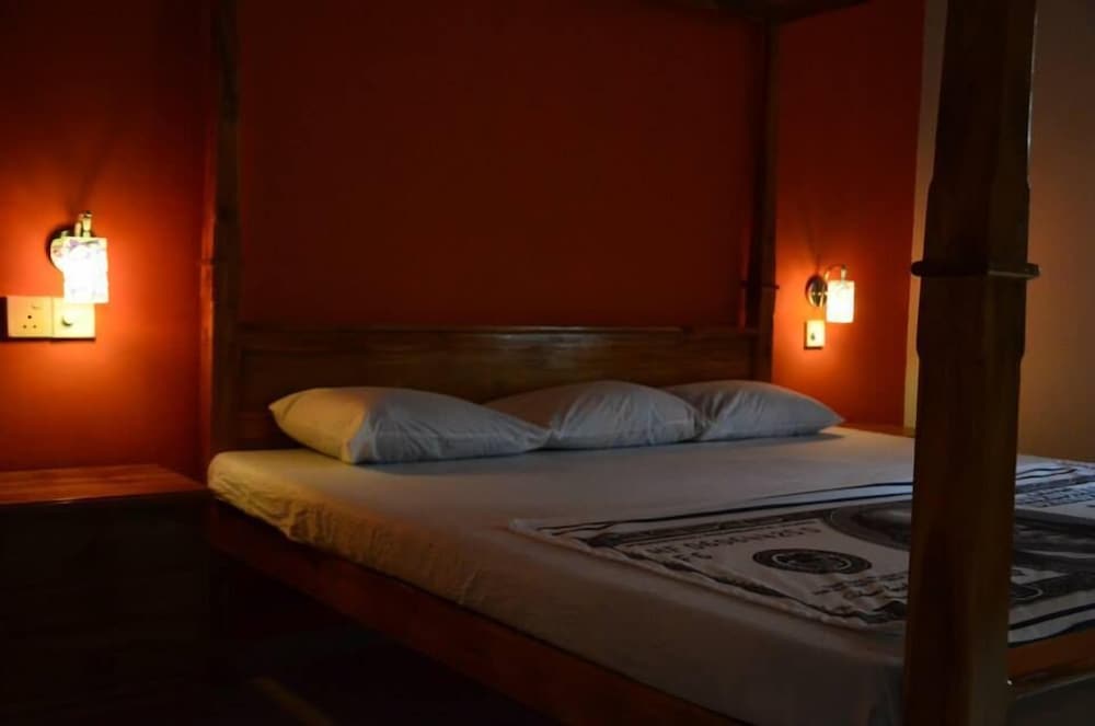 Basic Room, 1 Double Bed, Garden View, Beachside