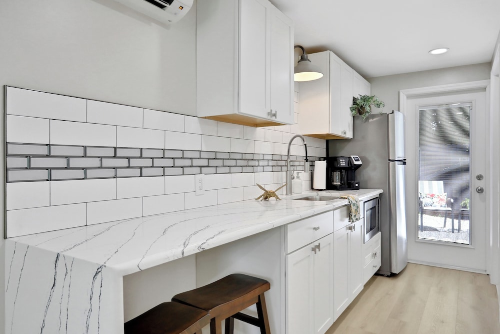 The Bay Suite (Luxury Studio)