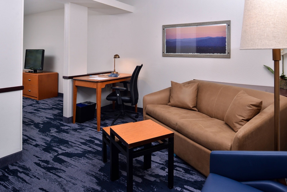 Studio, Multiple Beds (Mobility Accessible, Roll-In Shower)