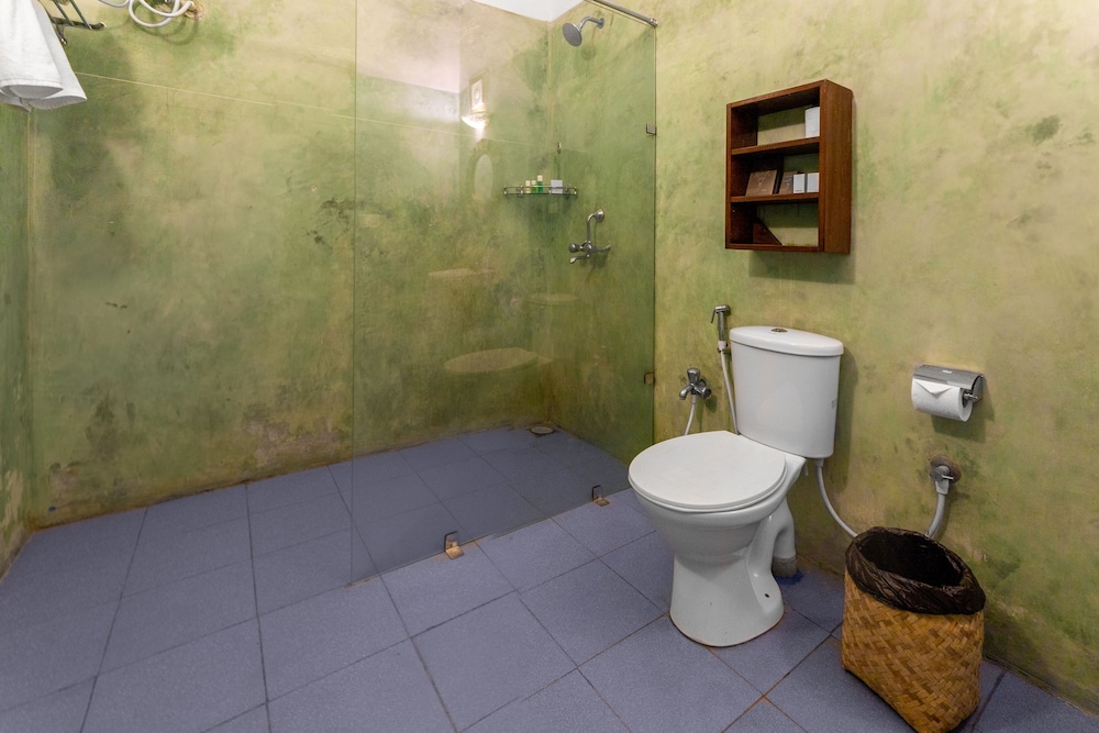 Deluxe Room with Private Balcony - Photo 10