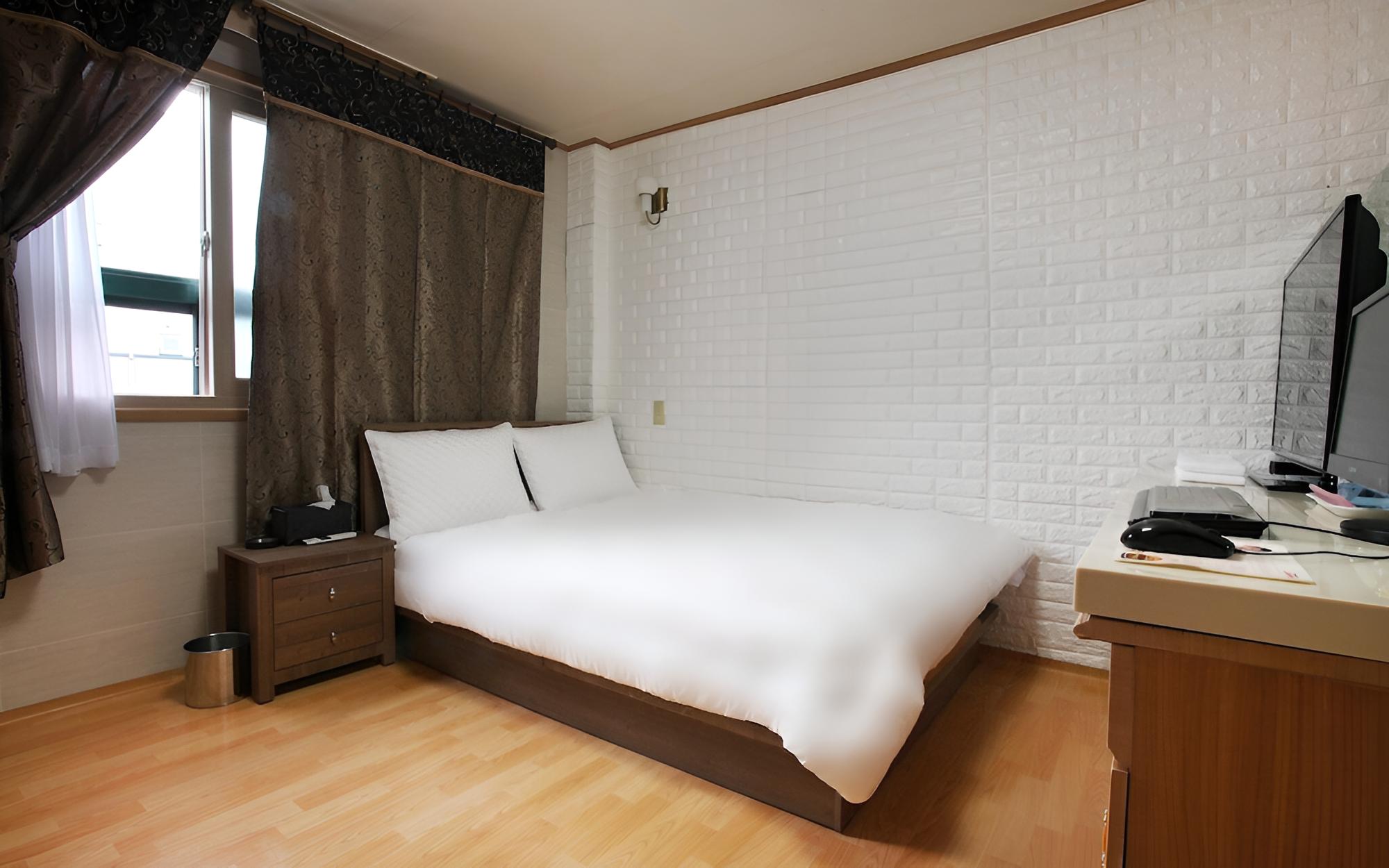 Room (Standard room) - Photo 2
