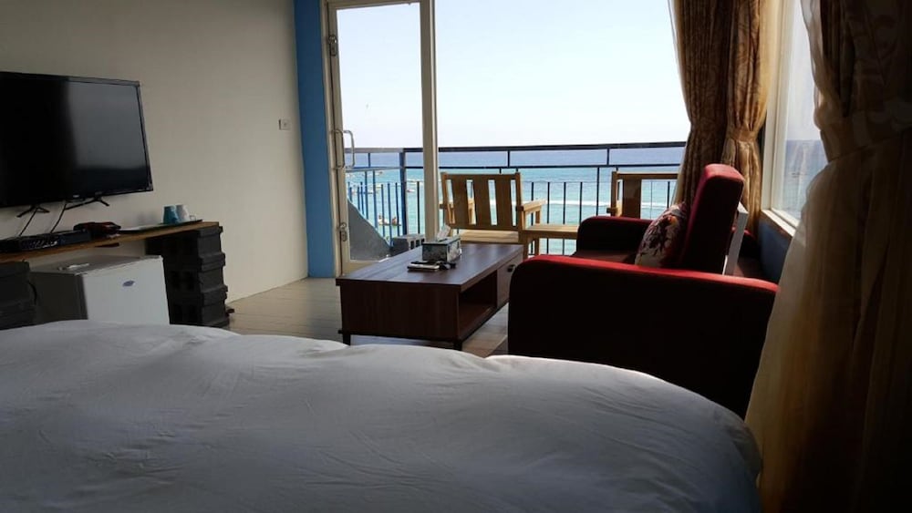 Panoramic Double Room, Balcony, Beachside photo 1