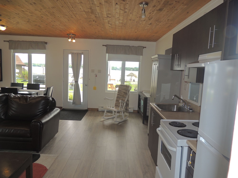 Junior Chalet, 1 Bedroom, Beach View photo 1