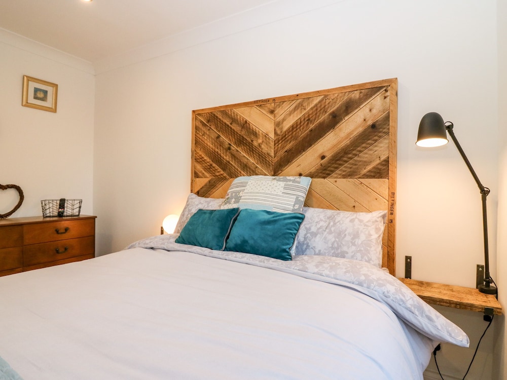 House (4 Bedrooms) photo 2