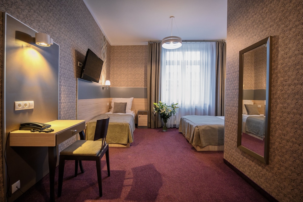 Triple Room (with extra bed) photo 3