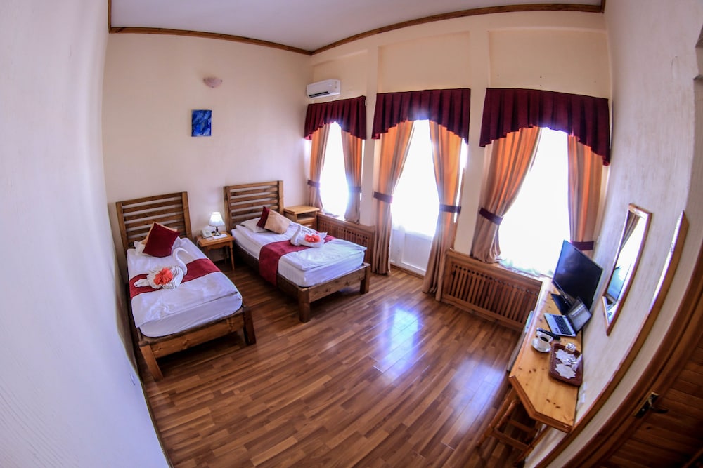 Standard Twin Room photo 3
