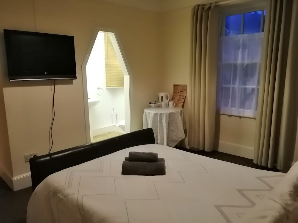 Double Room, Ensuite (Room 1) - Photo 1