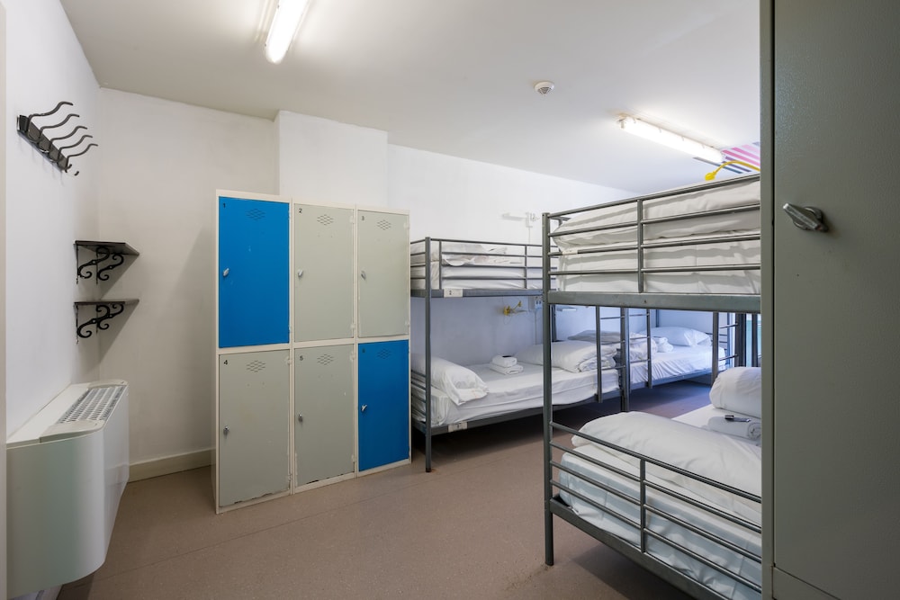 Shared Dormitory, Private Bathroom