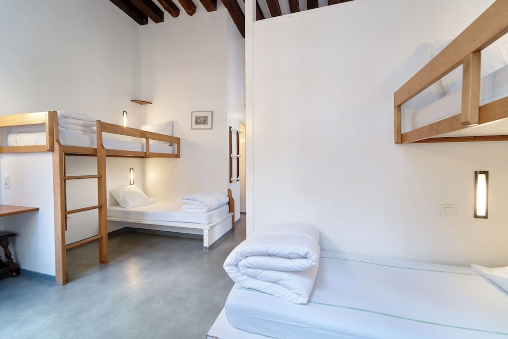 Basic Room, Shared Bathroom (5 People) photo 2