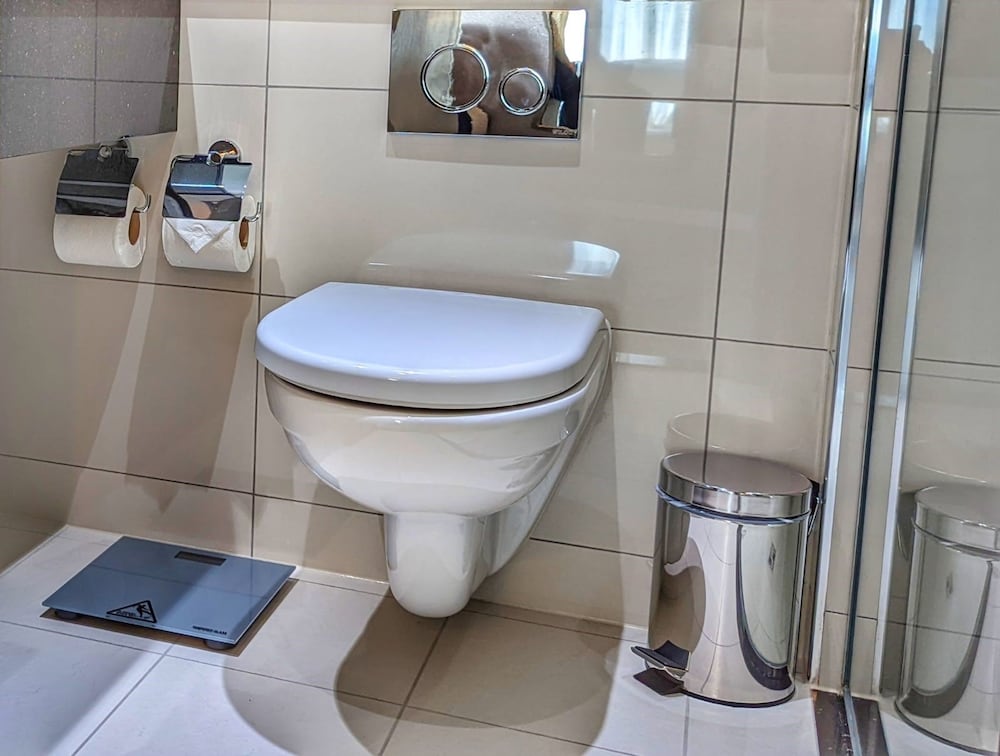 Standard Double or Twin Room (1 Bedroom) - Photo 8