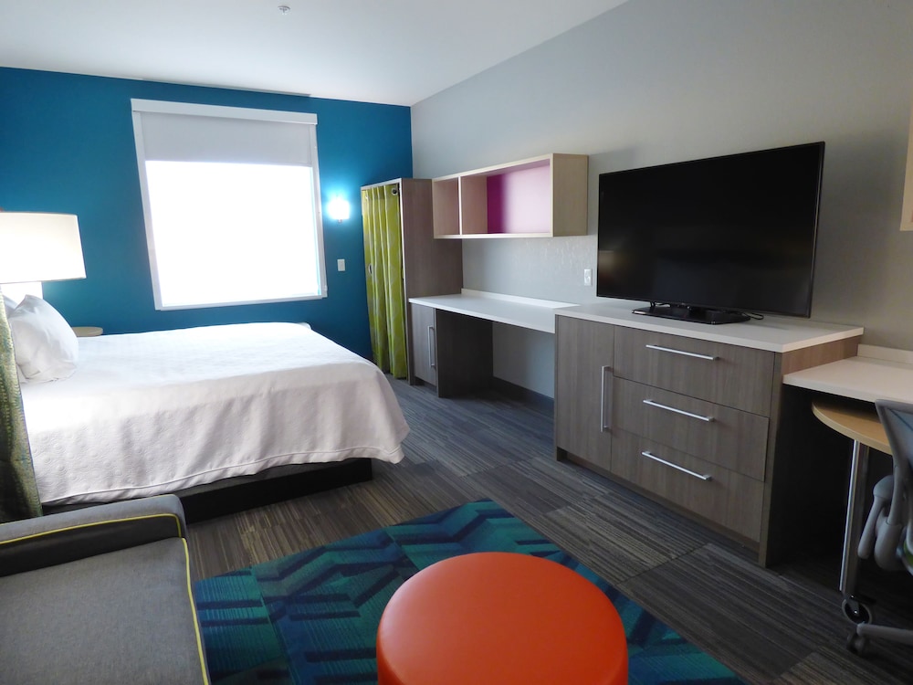 Studio Suite, 1 King Bed, Non Smoking - Photo 3