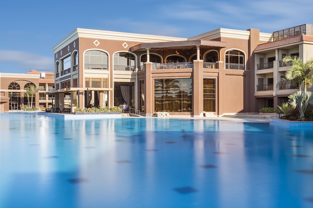 Deluxe Room, 2 Twin Beds, Non Smoking, Pool View (2 Twins)