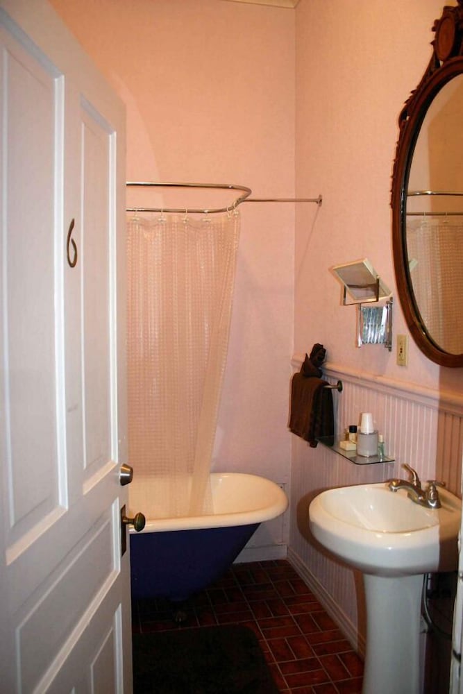 Room 6 photo 3