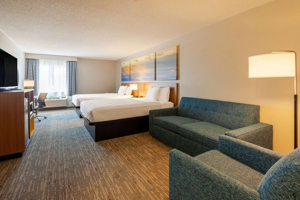 Suite, 2 Queen Beds, Non Smoking
