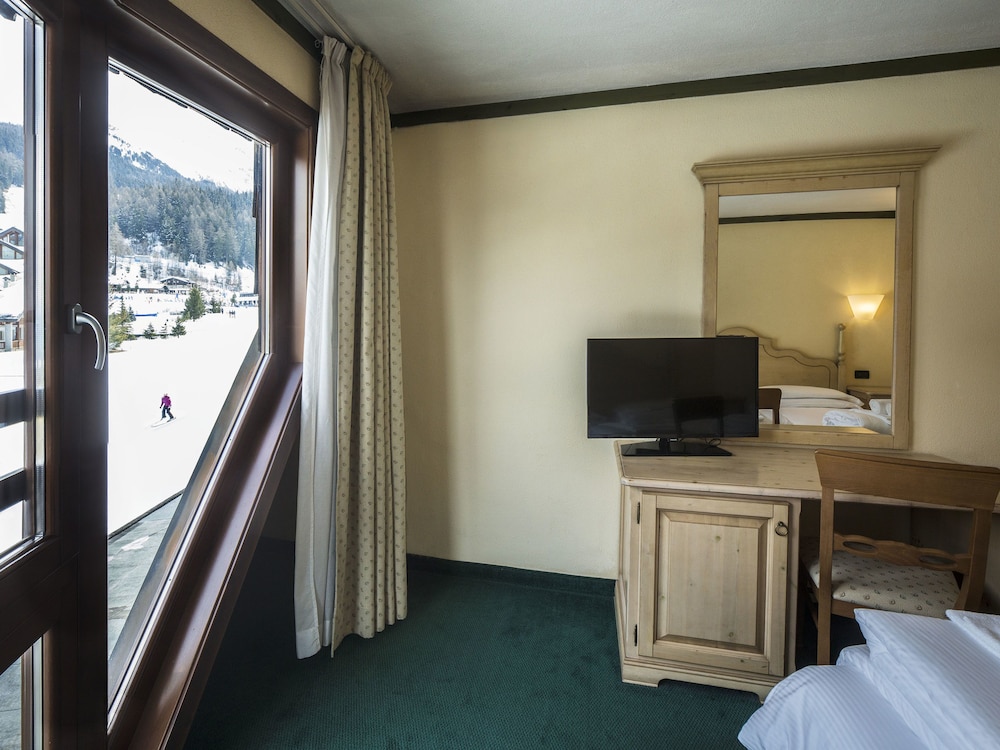 Classic Triple Room photo 2