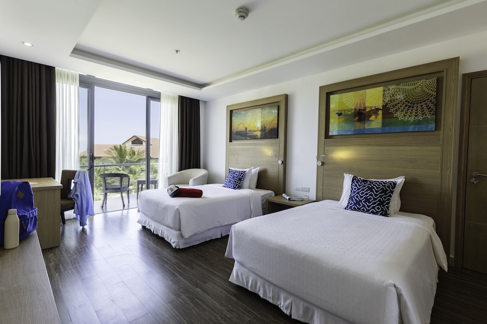 Deluxe Room, Garden View (Main Building) - Photo 2