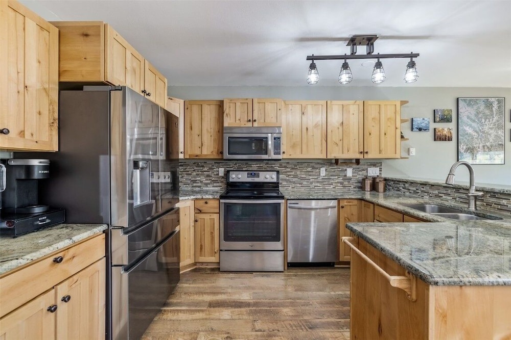 Condo, 3 Bedrooms photo 3