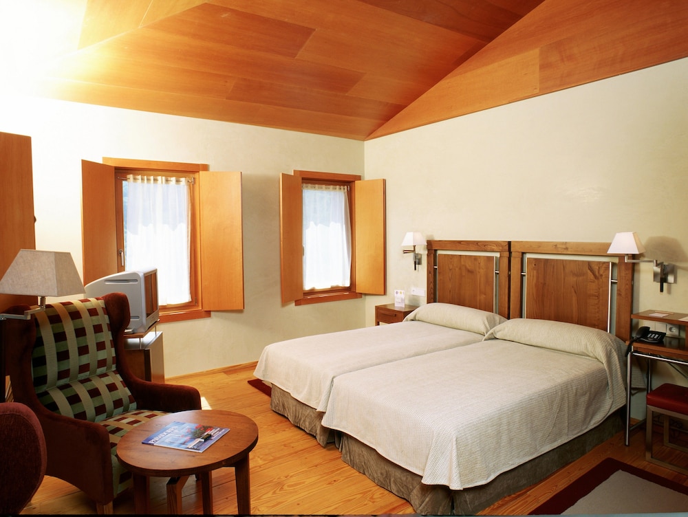 Superior Twin Room - Photo 4
