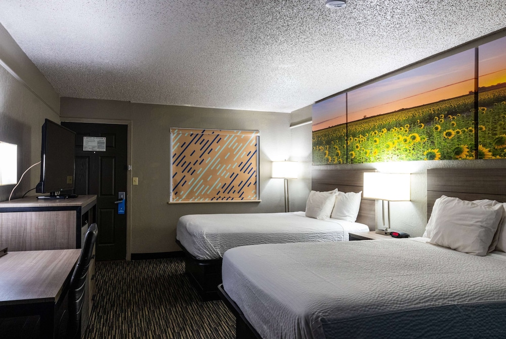 Room, 2 Queen Beds, Non Smoking - Photo 1
