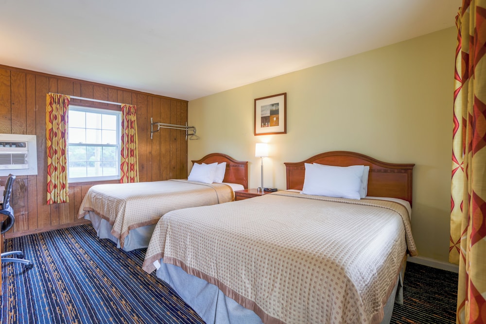 Room, 2 Queen Beds, Non Smoking photo 1