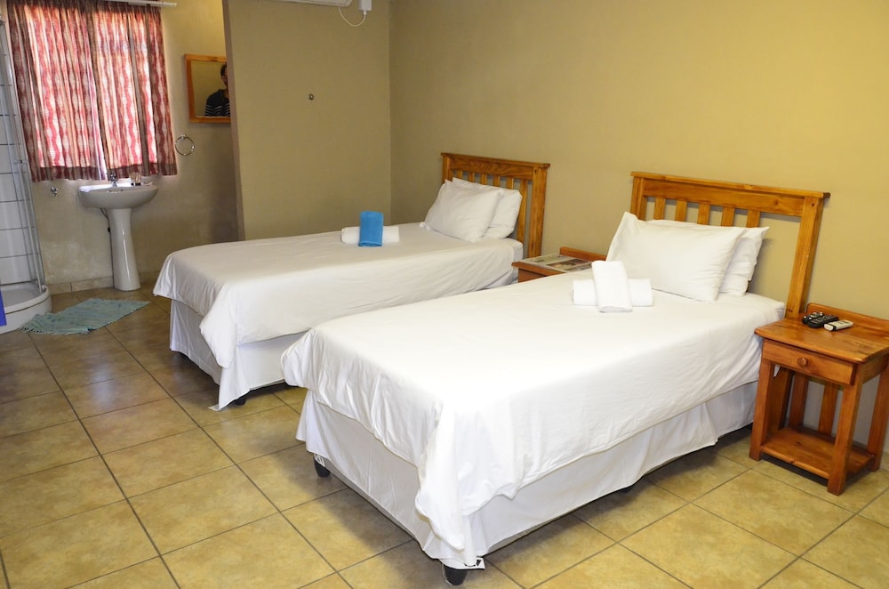 Standard Room photo 2