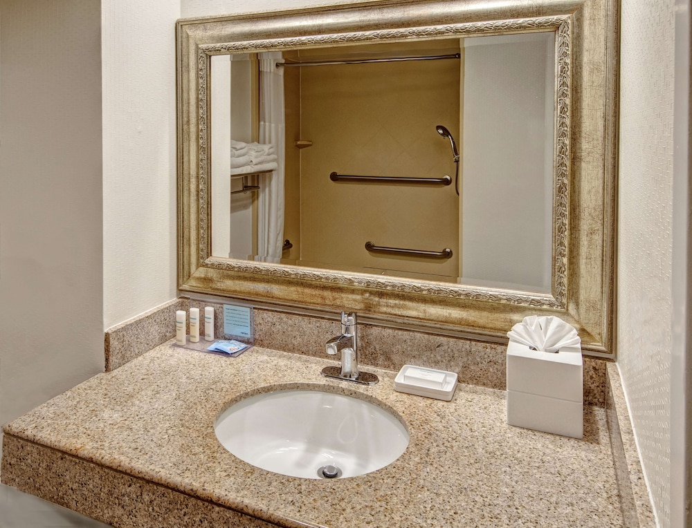 Room, Multiple Beds, Accessible, Non Smoking - Photo 6