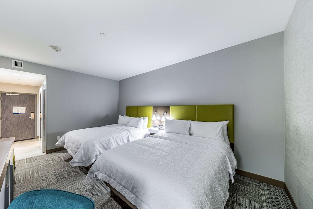 Room, 2 Queen Beds, Non Smoking photo 3