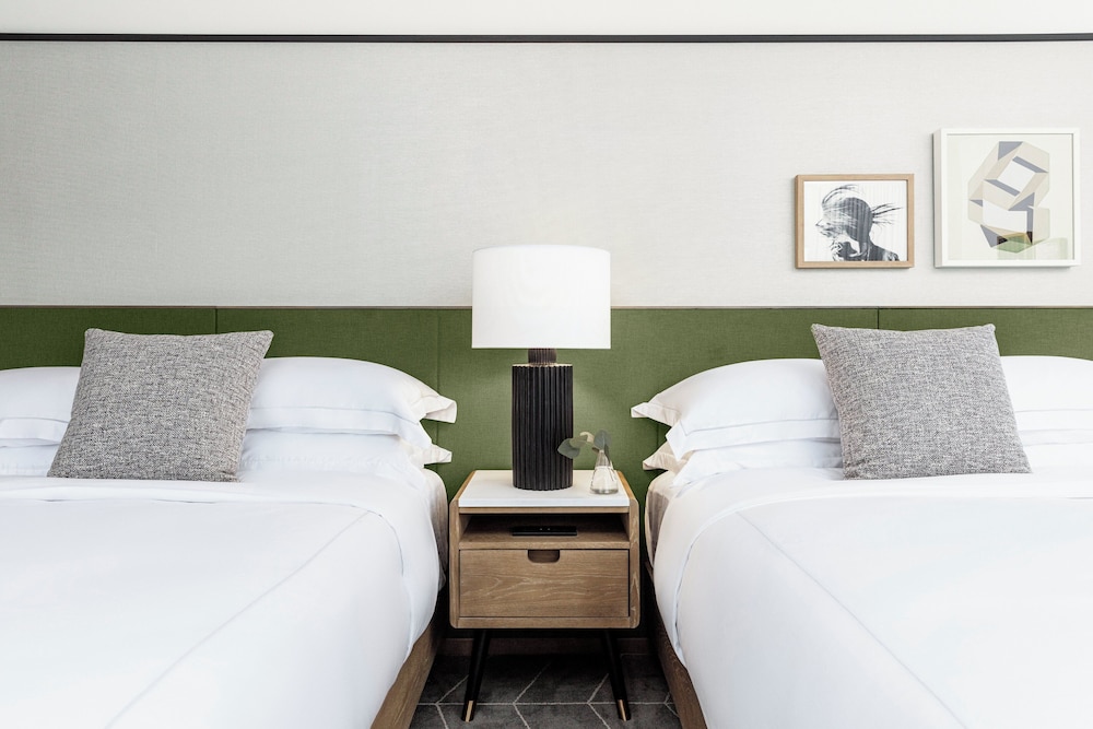 Premium Room, 2 Queen Beds - Photo 3