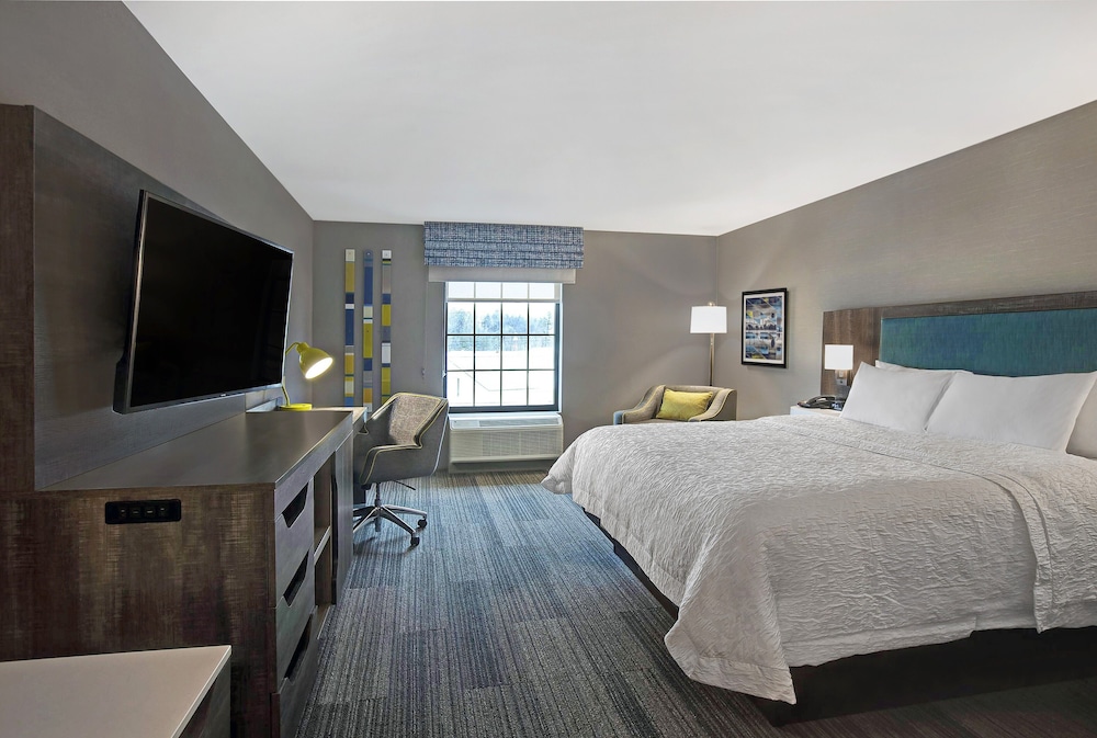 Room, 1 King Bed, Accessible, Bathtub - Photo 2