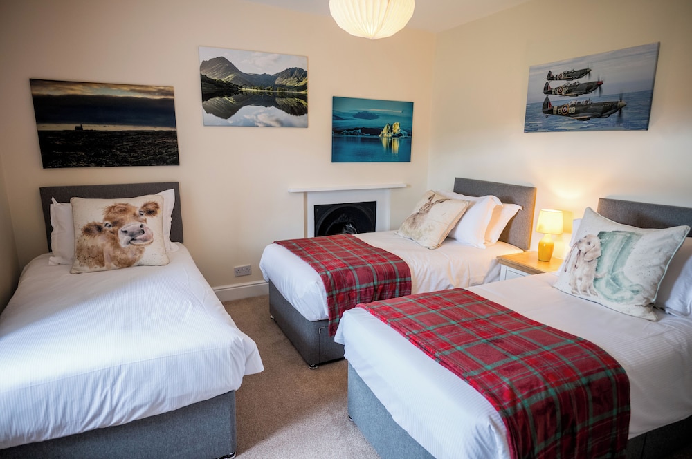 Classic Twin Room, Hill View photo 3