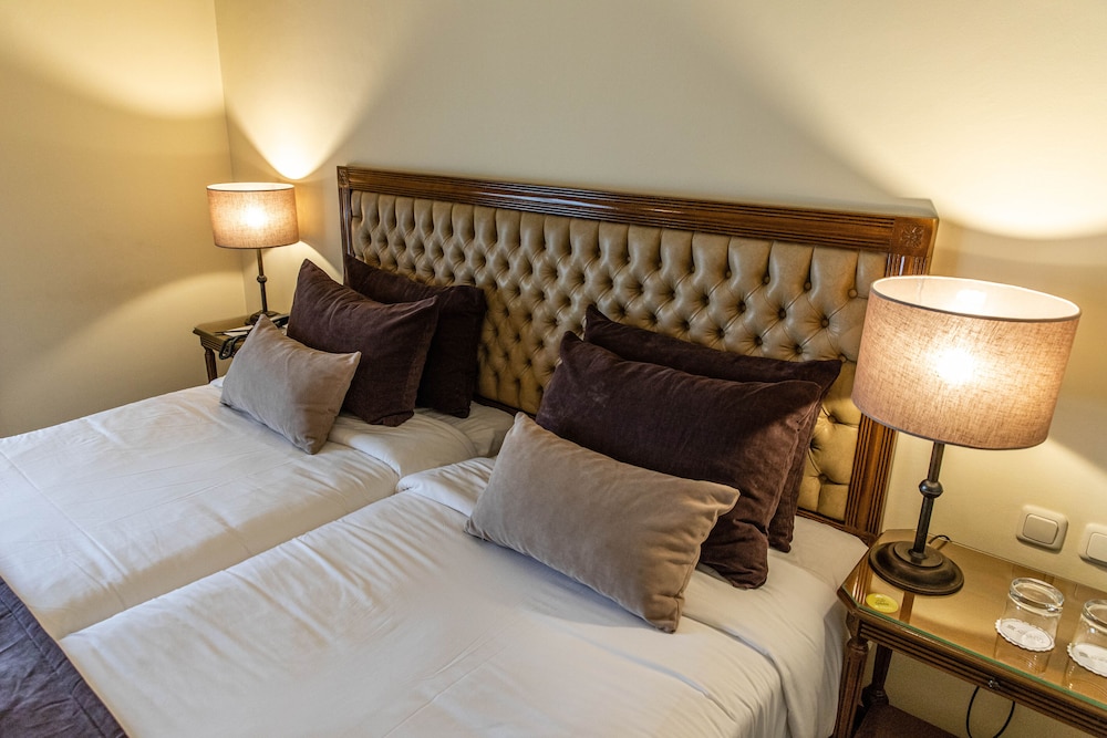 Standard Twin Room - Photo 2