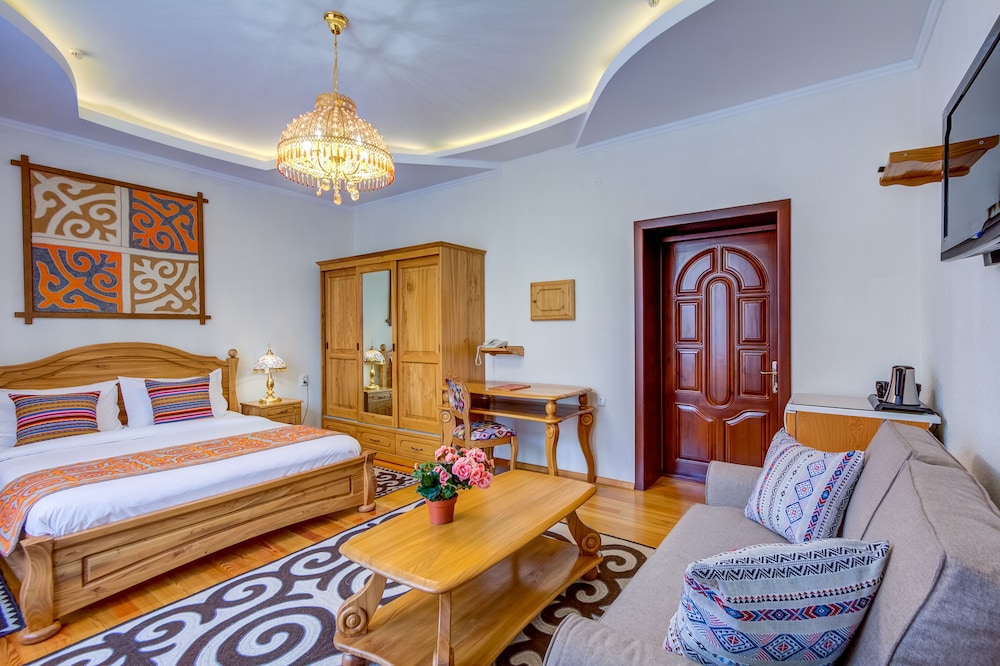 Superior Double or Twin Room photo 3