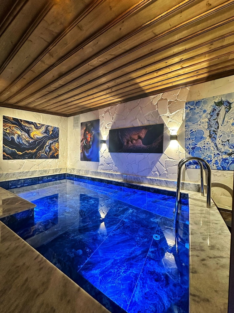 Exclusive Suite, Private Pool