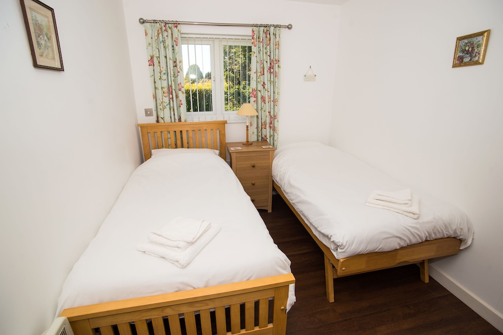 Luxury Cottage, 3 Bedrooms (3BEDRO57) photo 2