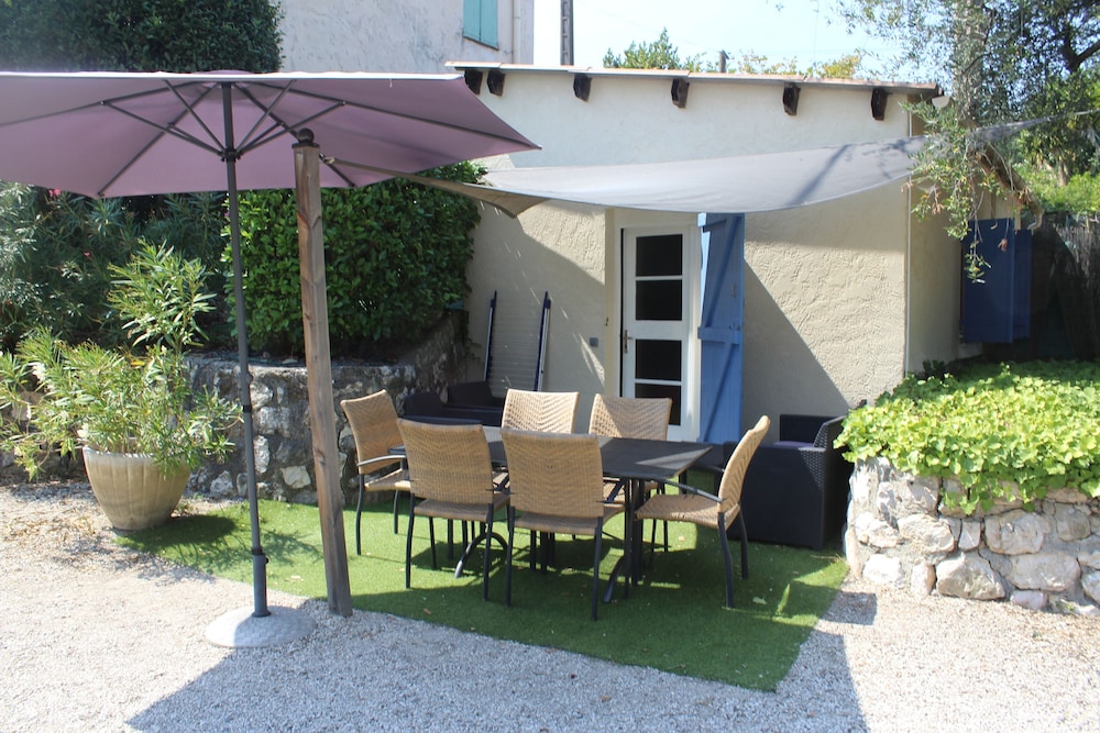 Studio, Garden View photo 3