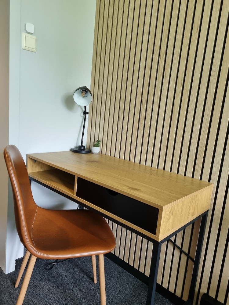 Standard Single Room with Shared Bathroom photo 2