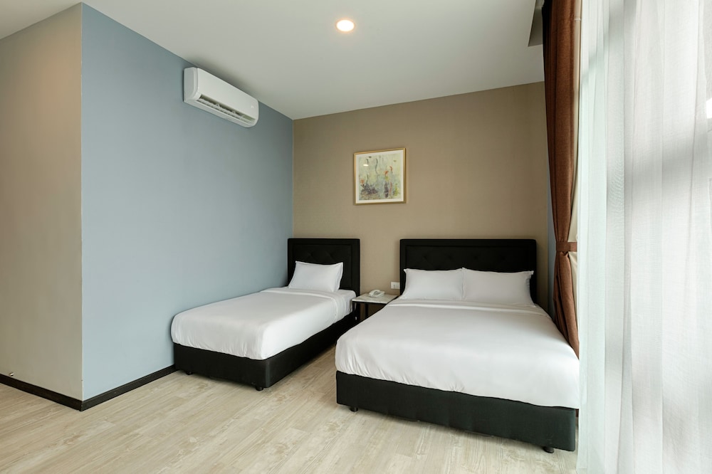 Family Triple Room, Multiple Beds, Non Smoking - Photo 1