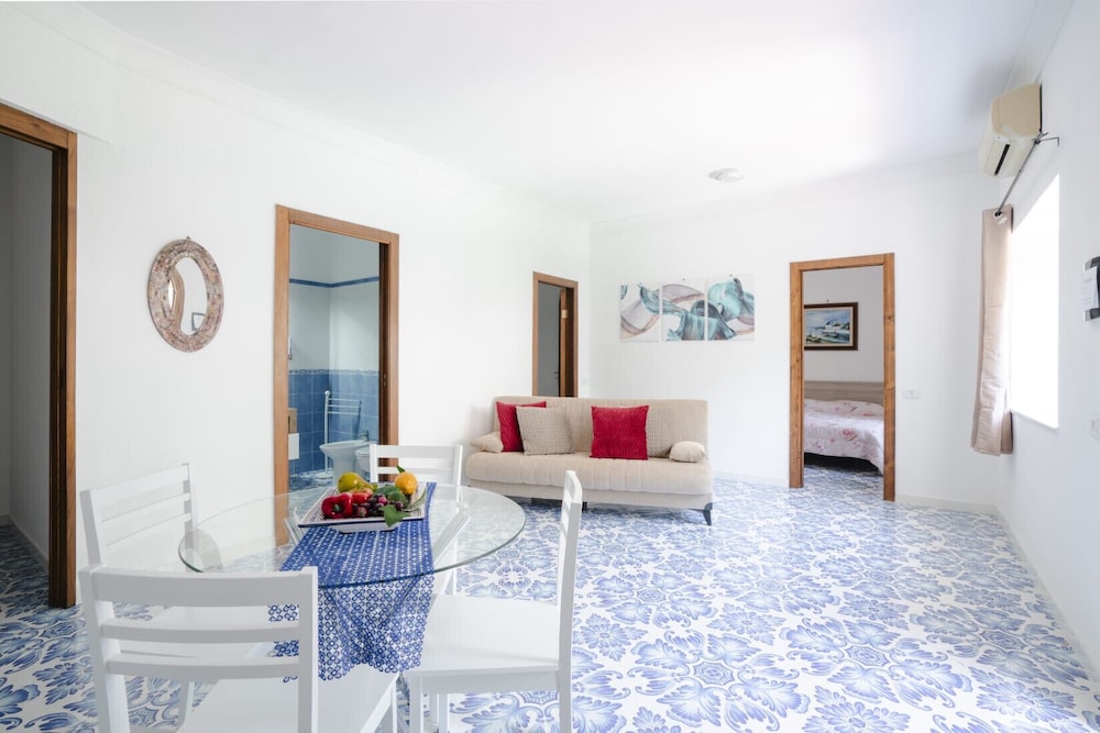 Apartment, 2 Bedrooms, Smoking, Terrace