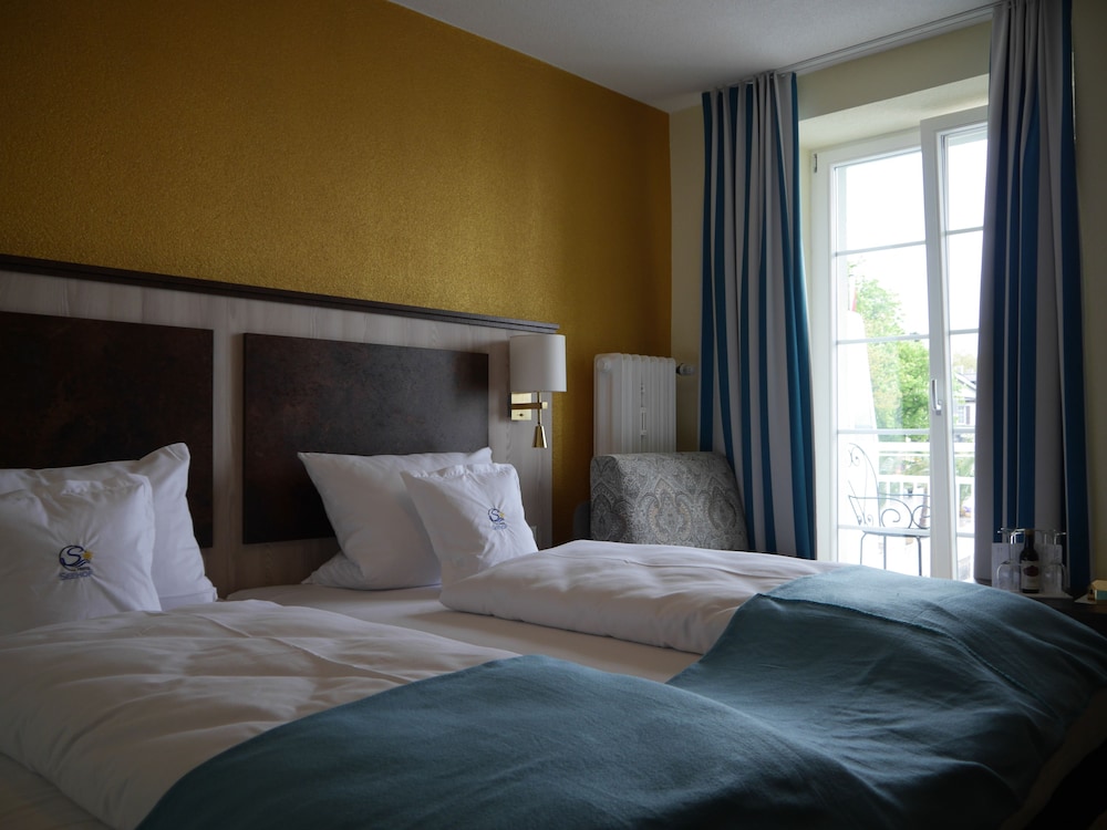 Deluxe Room, Balcony, Lake View (Family) photo 1