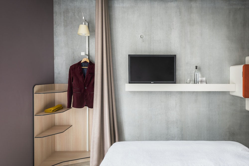 Classic Double Room (snacks & drinks self service in the Lounge Club) photo 3