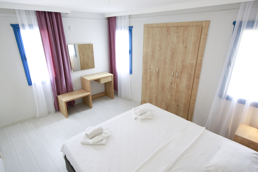 Deluxe Room, 1 Bedroom, Non Smoking, Garden View