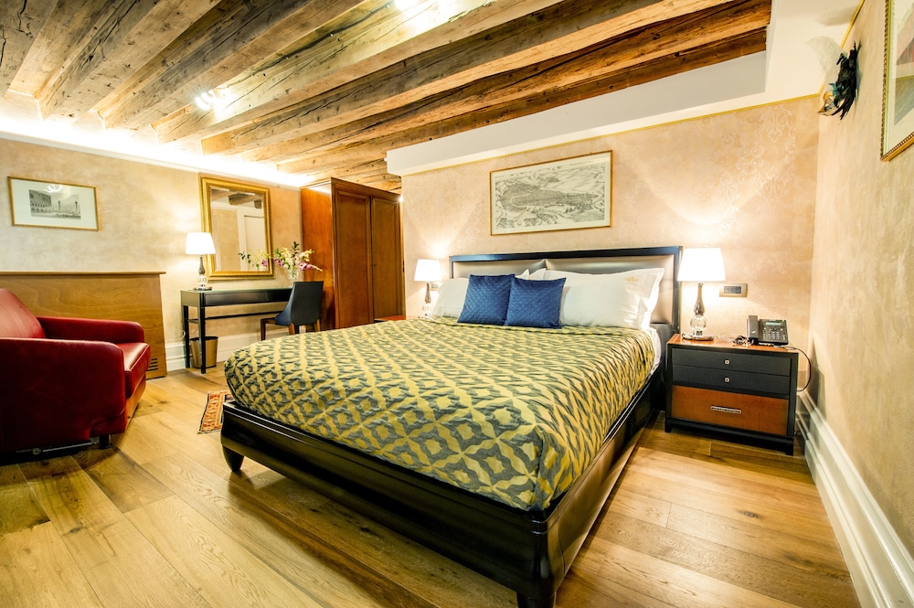 Superior Double Room, Canal View (San Salvador) photo 1