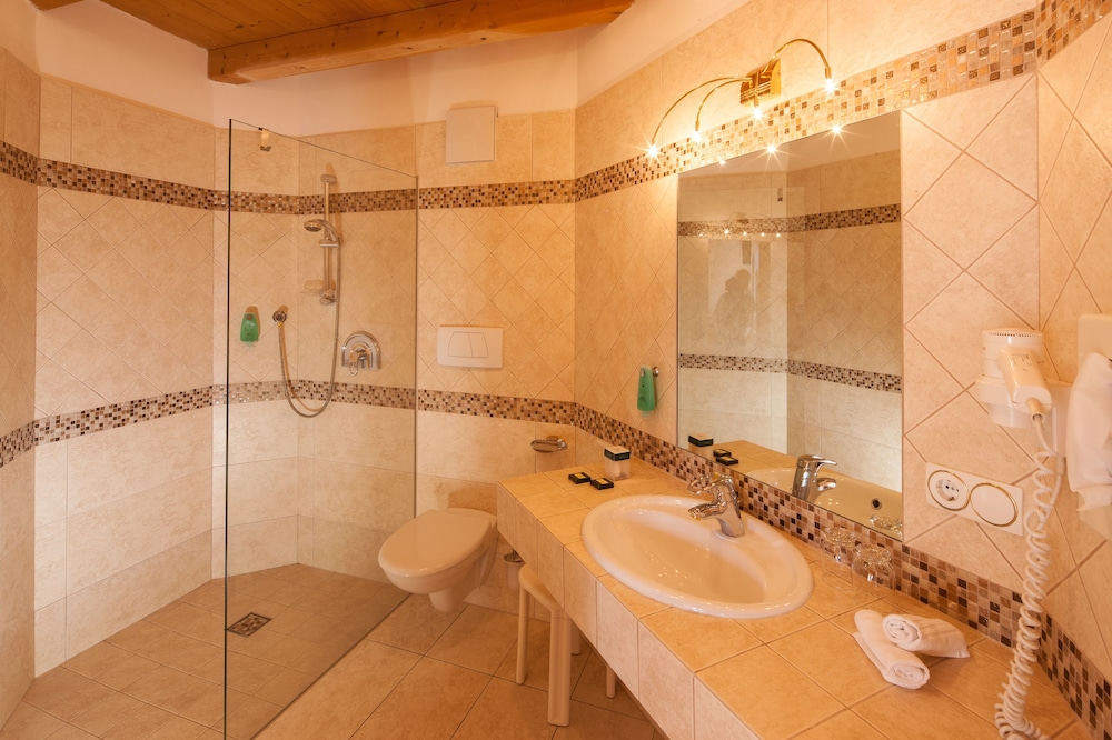 Junior Suite (for Families) - Photo 7