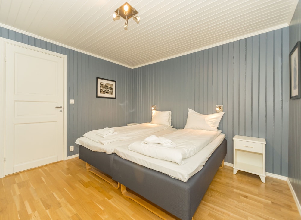 Comfort House, 4 Bedrooms, Terrace, Oceanfront photo 3