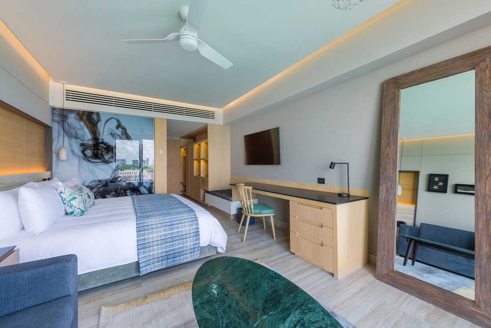 Room, 1 King Bed with Sofa bed, Ocean View (Balcony) - Photo 2