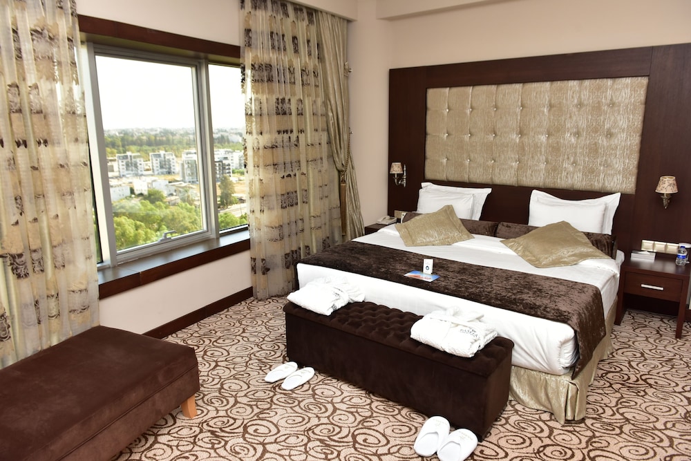 Standard Double Room Single Use - Photo 1