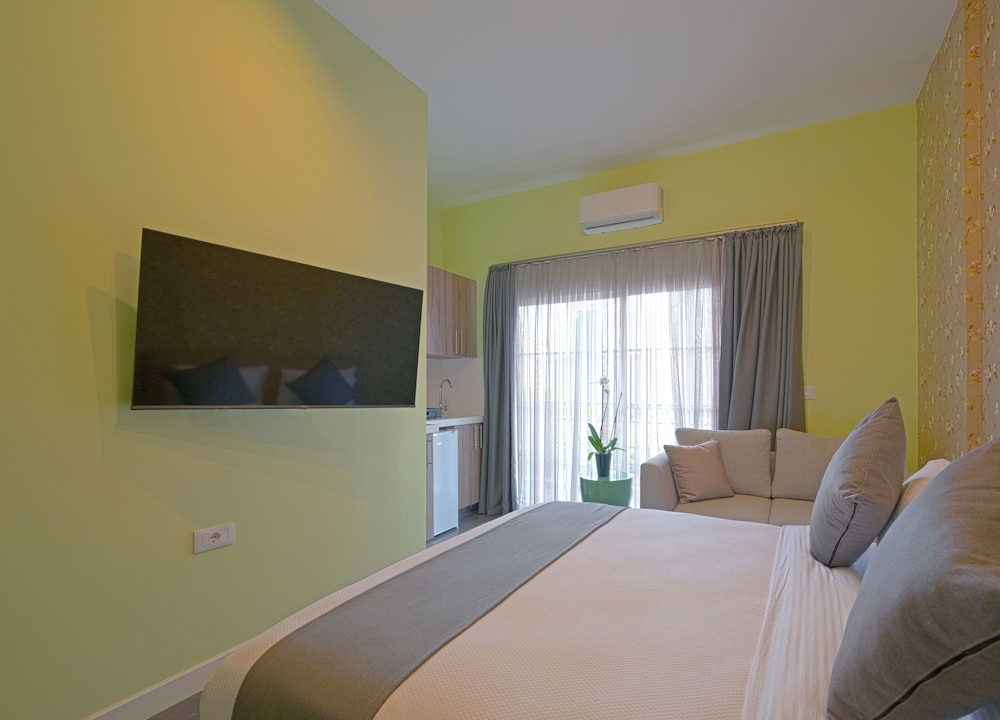 Deluxe Room, Balcony photo 3